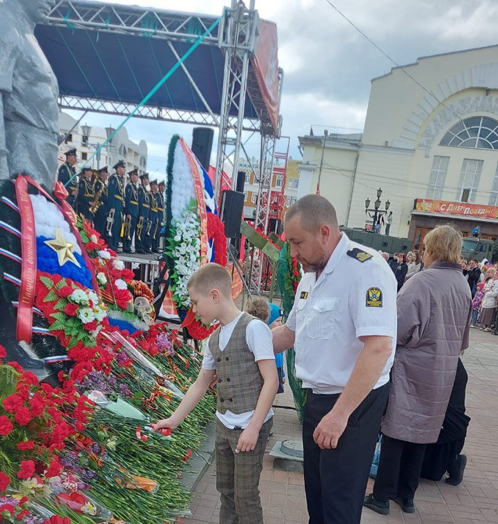 В День Победы инспекторы рыбоохраны во Владимирской области возложили цветы к мемориальным памятникам 