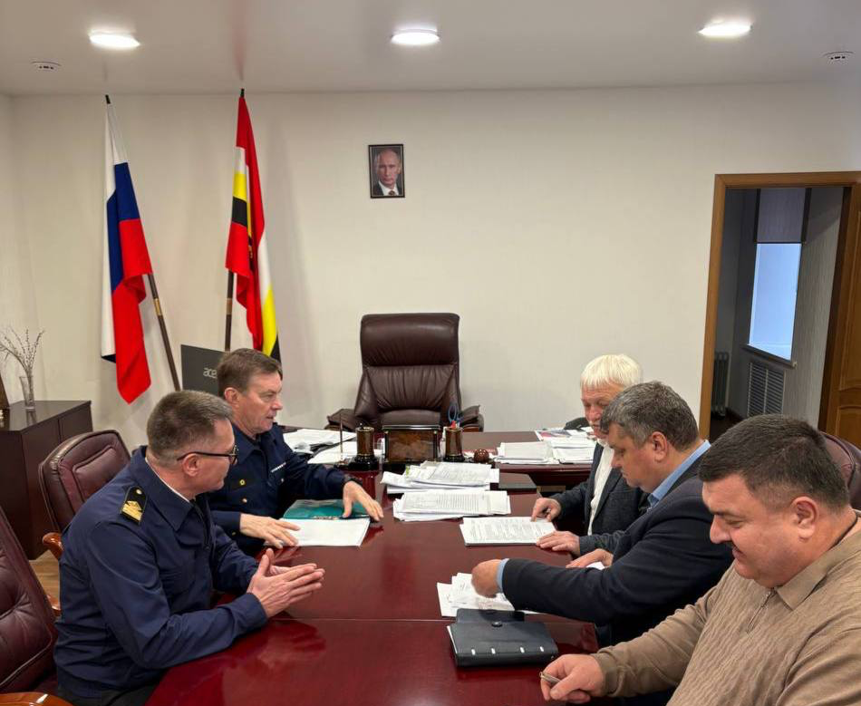  Александр Хатунцов провел рабочую встречу с врио заместителя губернатора Курской области Геннадием Бабаскиным