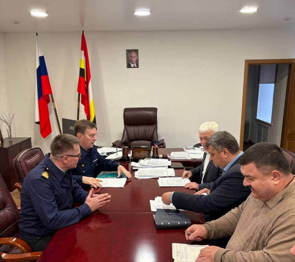  Александр Хатунцов провел рабочую встречу с врио заместителя губернатора Курской области Геннадием Бабаскиным