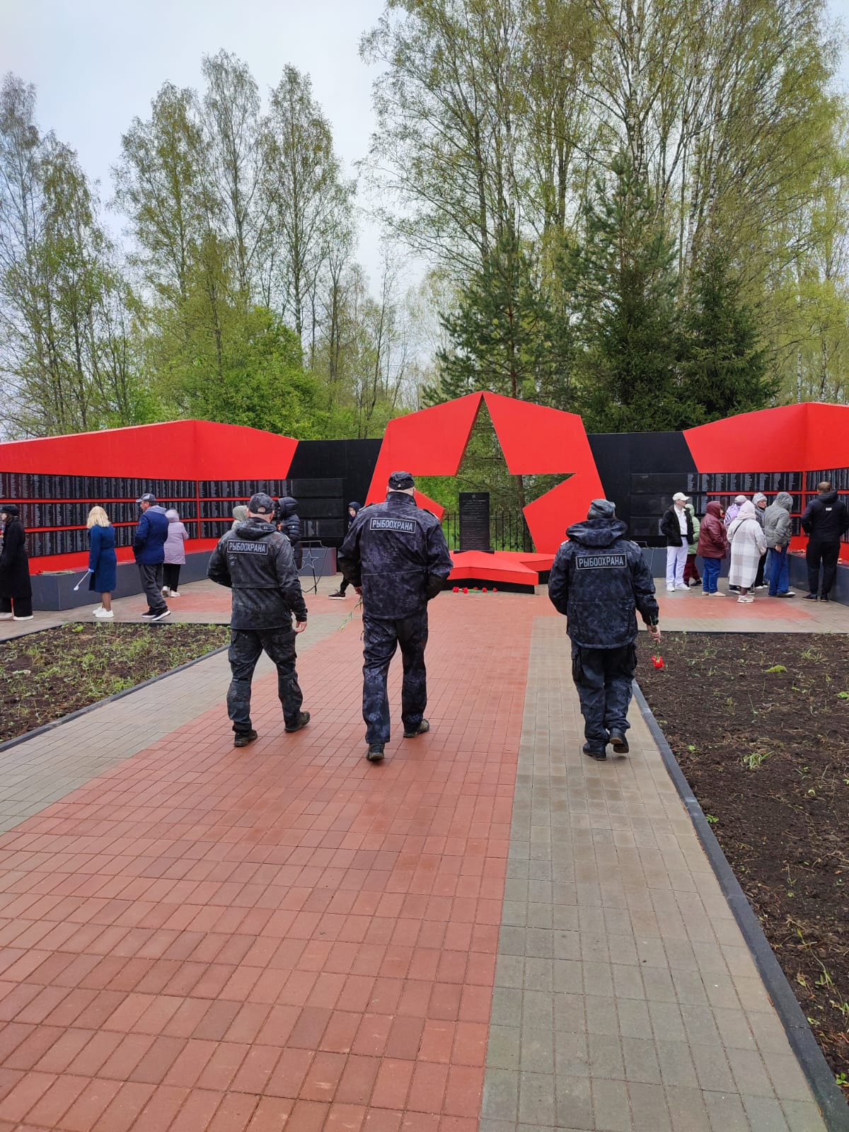 Сотрудники рыбоохраны приняли участие в памятных мероприятиях в День Победы в Тверской области 