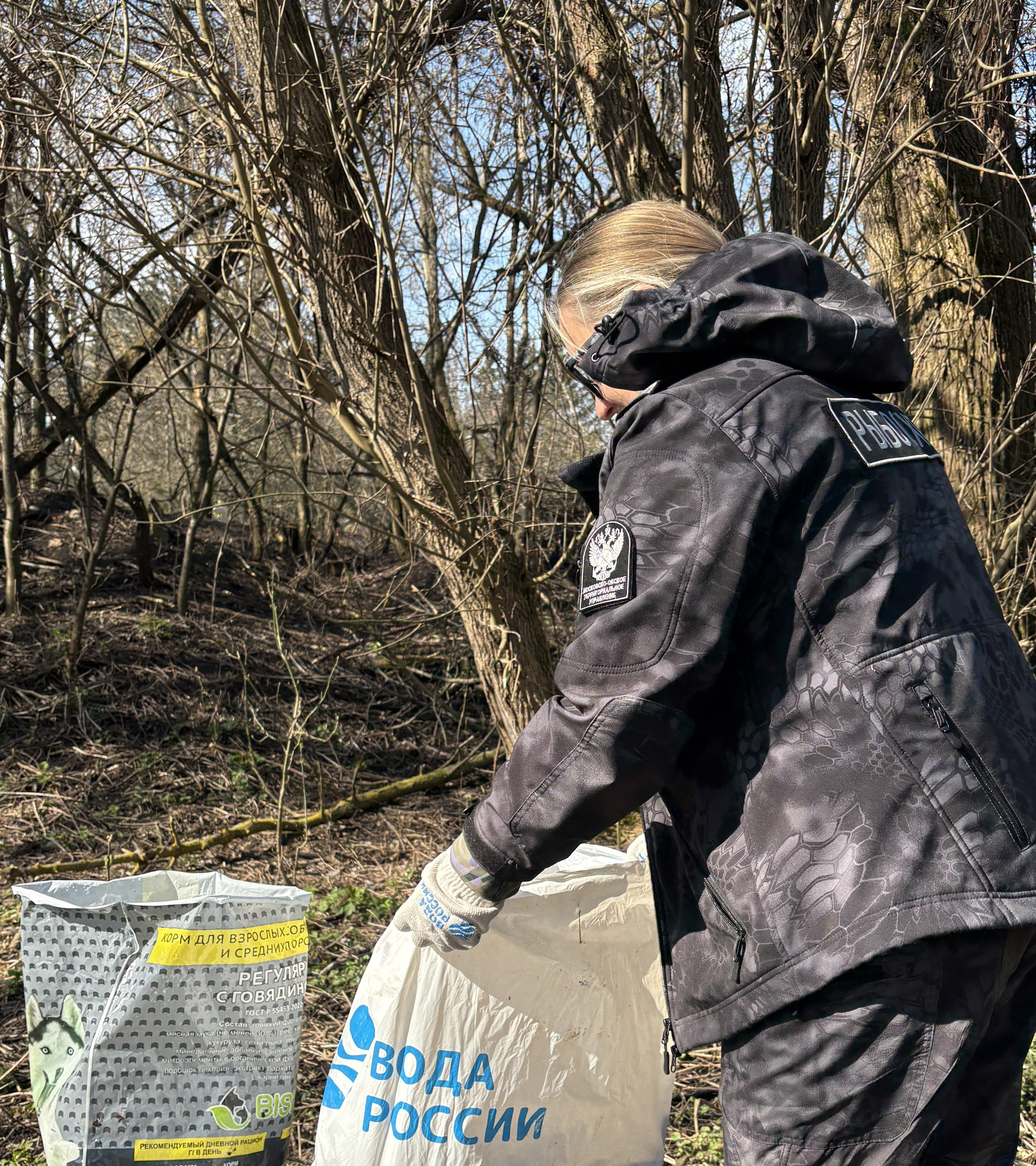 В ходе акции «Вода России» очистили от мусора побережье реки Орлик в Орле 