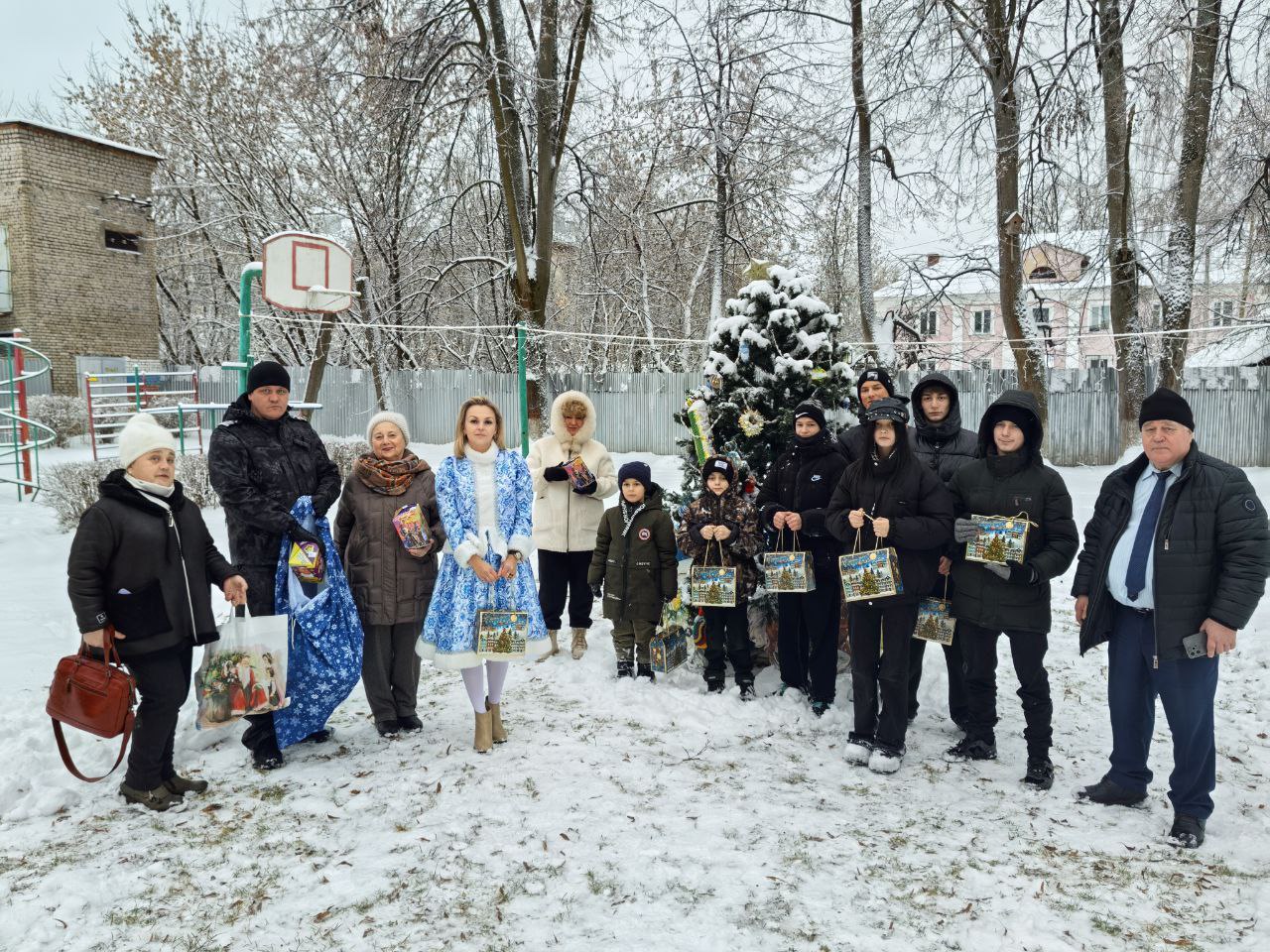 Сотрудники рыбоохраны поздравили воспитанников Кинешемского детского дома