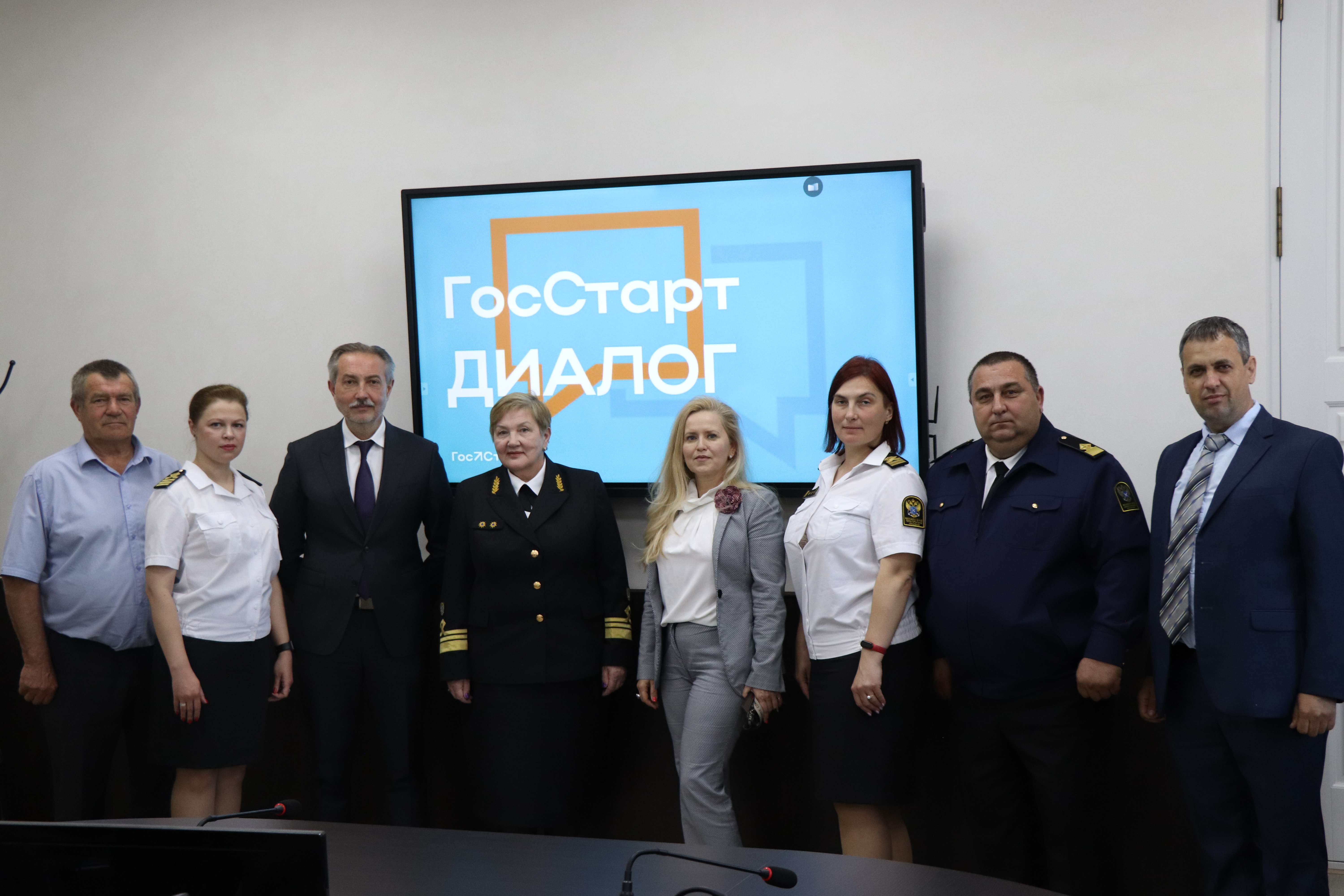 Круглый стол со студентами в рамках Всероссийской программы «ГосСтарт.Диалог»