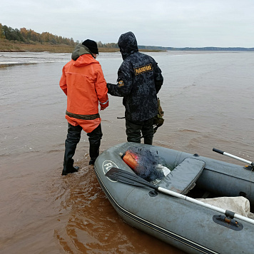 На водных объектах Тверской области в ходе рыбоохранных рейдов изъято 23 единицы запретных орудий лова