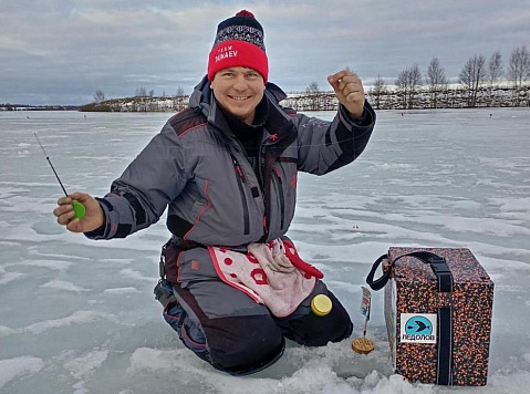 В Костроме рыболовы состязались в ловле на мормышку со льда